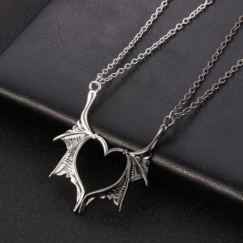 Gothic Retro Simple Alloy Wing Necklace Personality Couple Love Necklace Wings