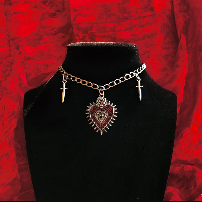 New Vintage Gothic Heart Necklace