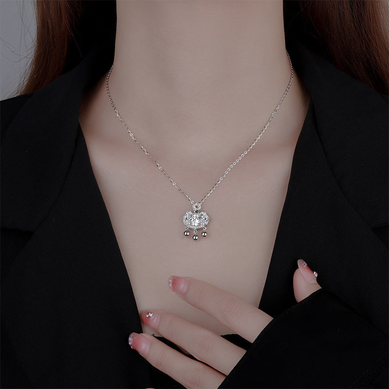 Simple Moissanite Ruyi Safety Lock Necklace